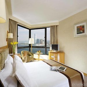 Weekday Staycation Upgrade to Harbour View Room